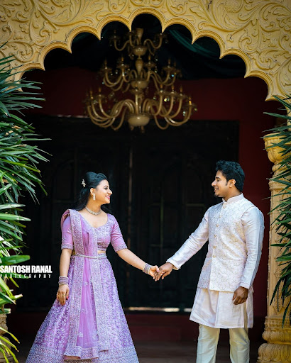 5 Modern Outfits for Stylish Couple's Pre-Wedding Photoshoot - Wedding  PlannersWedding Planners