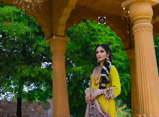 Pakistani Nikkah Bridal Photoshoot Ideas 2023 - YouTube